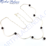 Load image into Gallery viewer, 925 sterling silver necklace with curved design and black gemstones, elegant necklace