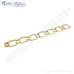 Load image into Gallery viewer, gold plating chain link bracelet with rectangular links, a beautiful piece of gold plating jewelry for women.