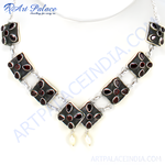 Load image into Gallery viewer, Sterling silver necklace with dark red garnet gemstones and white pearls, elegant women's jewelry