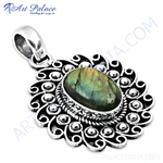 Load image into Gallery viewer, 925 sterling silver labradorite pendant with iridescent green and blue gemstone
