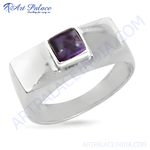 Load image into Gallery viewer, 925 sterling silver ring with a square-cut purple amethyst gemstone. A beautiful piece of jewelry.