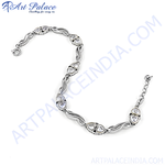Load image into Gallery viewer, Sterling silver chain bracelet featuring heart-shaped gemstone accents, a beautiful and elegant piece of jewelry for women.
