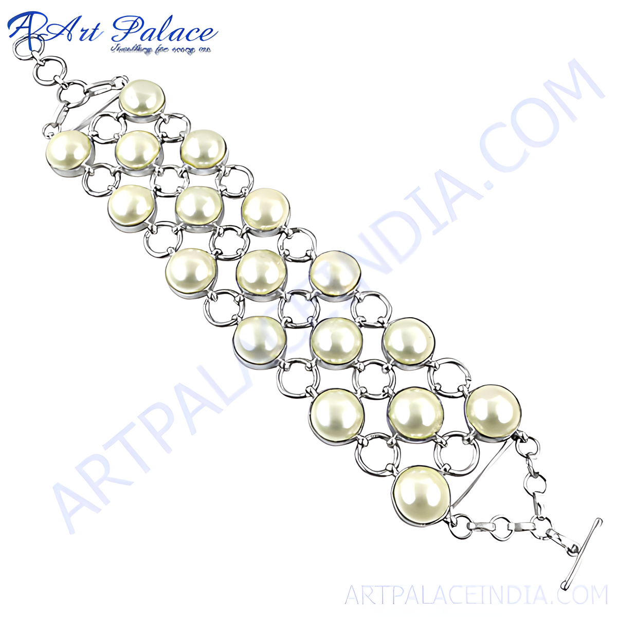 Silver chain bracelet with round white pearls, a classic and elegant design