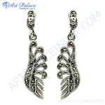 Load image into Gallery viewer, 925 sterling silver dangle earrings featuring a marcasite leaf design, silver color, and stylish look.
