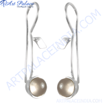 Load image into Gallery viewer, Silver drop earrings featuring a pearl design, perfect for women's fashion jewelry.
