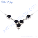 Load image into Gallery viewer, 925 sterling silver necklace featuring onyx gemstones in a classic design.
