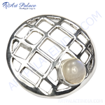 Load image into Gallery viewer, Sterling silver ring with a round moonstone set in a lattice design, perfect for women.

