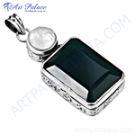Load image into Gallery viewer, 925 sterling silver pendant with a rectangular green onyx gemstone and a pearl detail.
