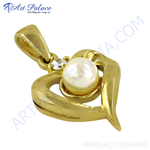 Load image into Gallery viewer, gold plating heart pendant with a pearl center. Elegant gold plating jewelry for women.
