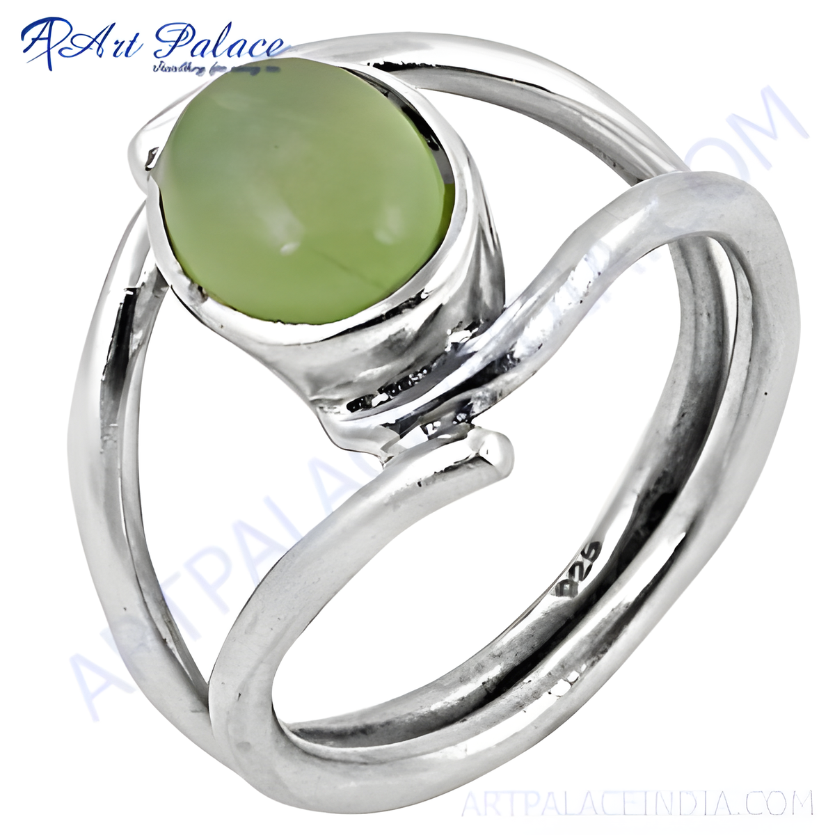925 sterling silver ring with a vibrant green gemstone center, perfect for women's jewelry