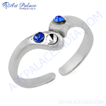 Load image into Gallery viewer, Sterling silver toe ring featuring blue gemstones. A delicate and stylish ring for women.
