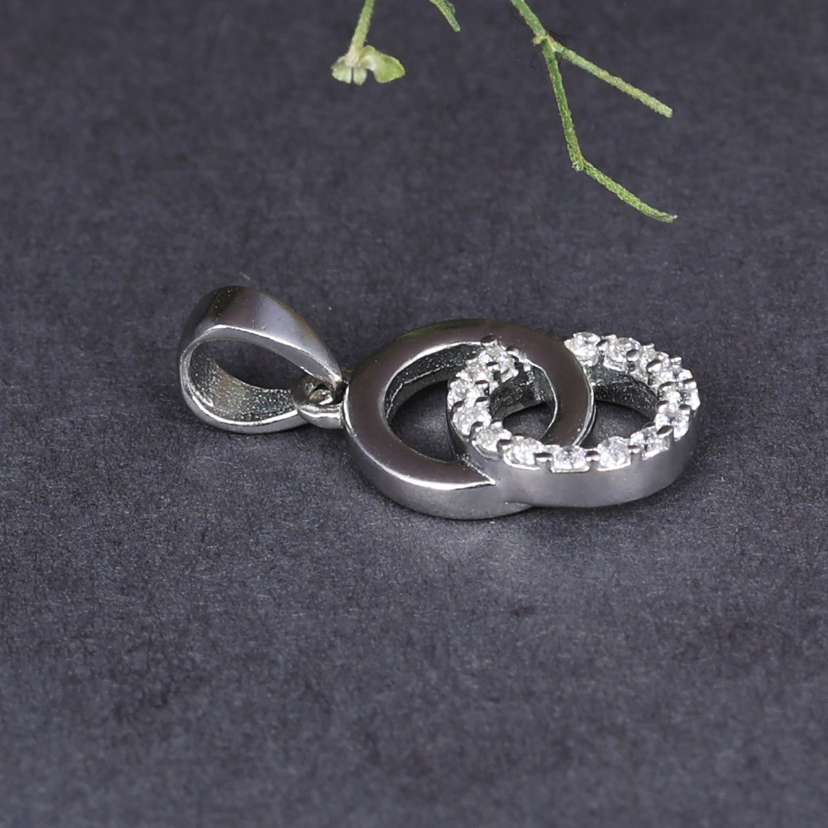 925 sterling silver interlocking circle pendant necklace for women