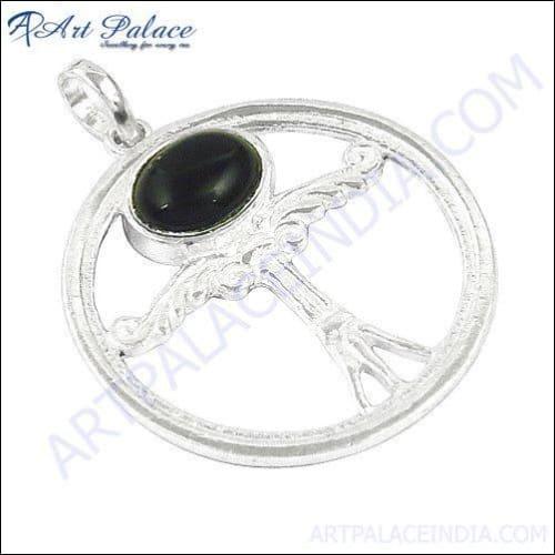 Simple Plain Design In Silver Pendant Jewelry With Black Onyx Gemstone